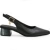 Zapatilla de tacon en cuero negro