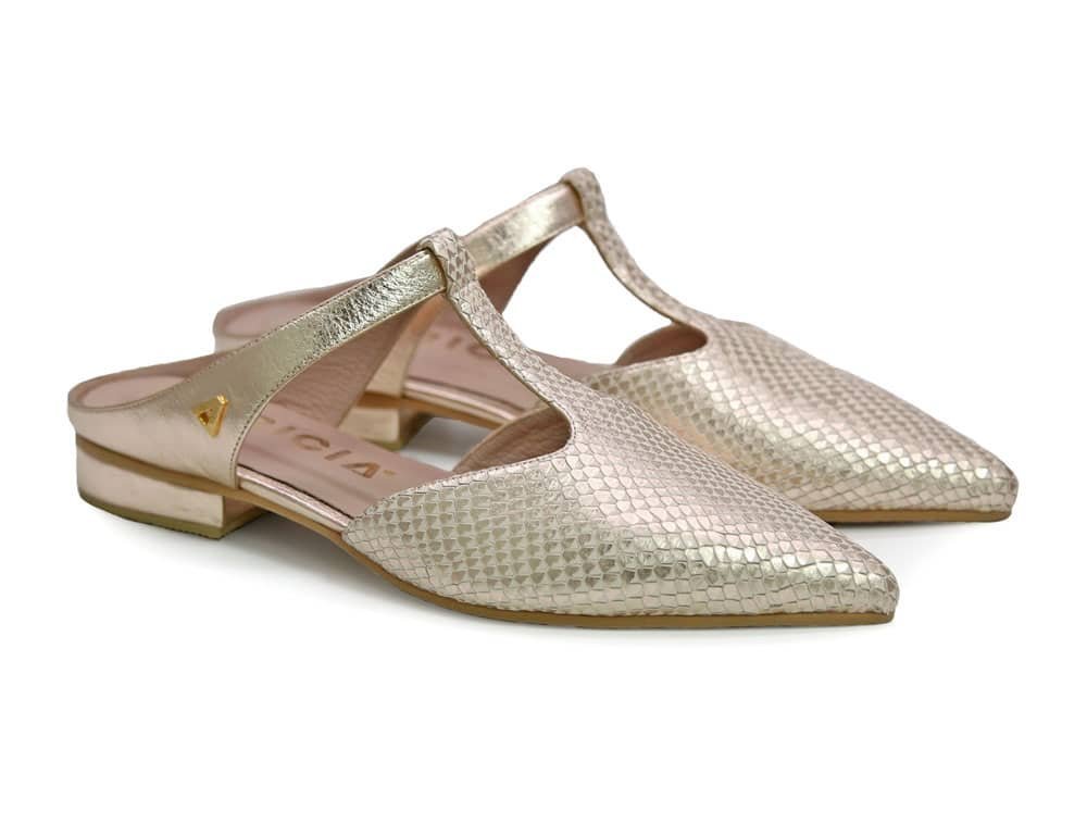 Alternative view of Zueco en cuero oro