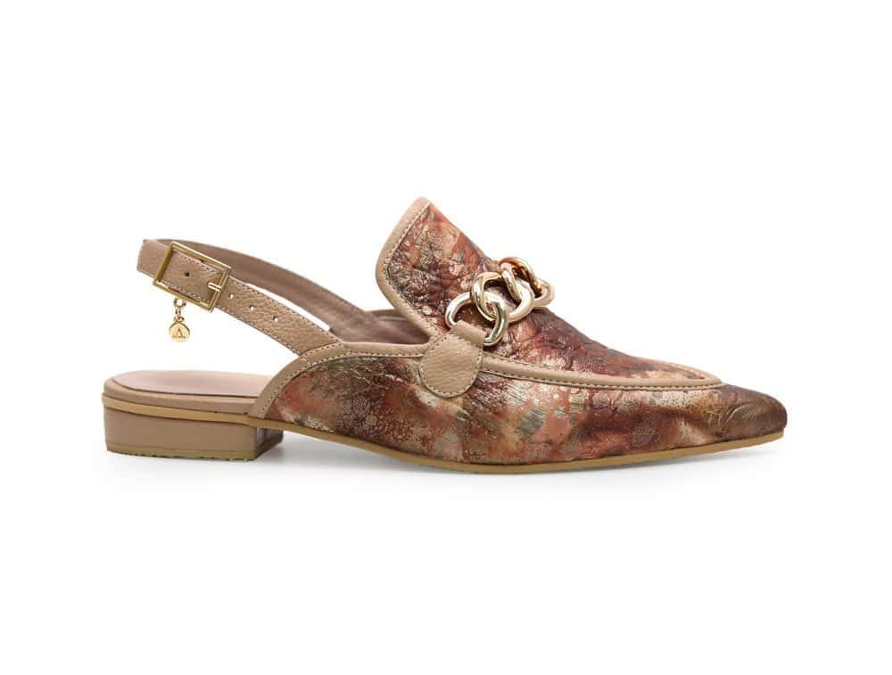 Zueco en cuero natural