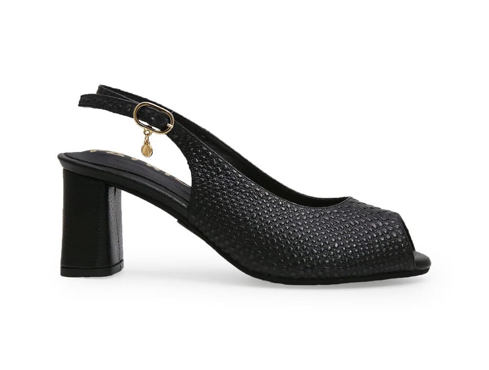 Sandalia en cuero negro