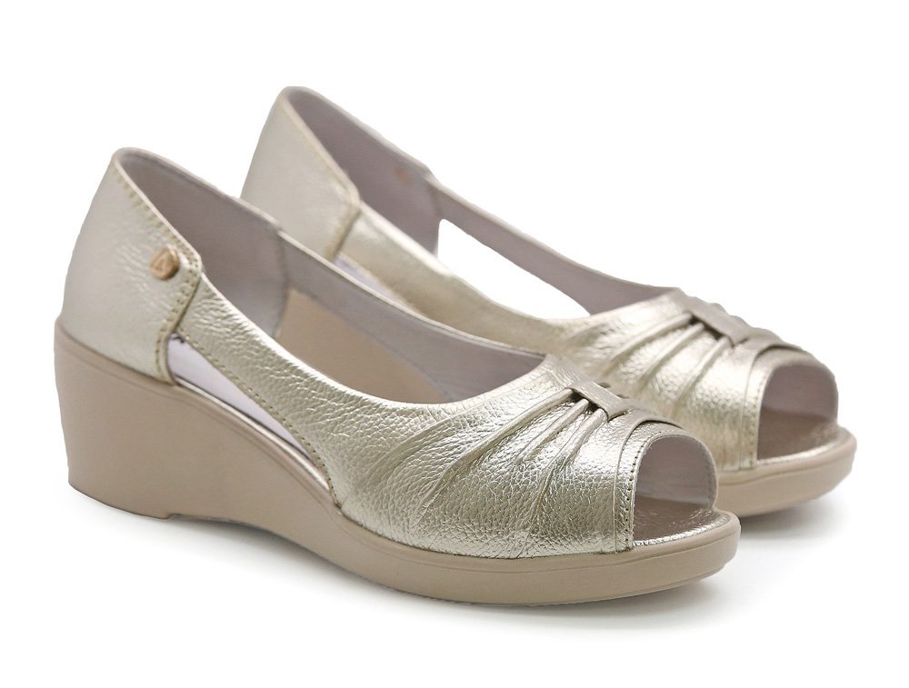 Alternative view of Sandalia en cuero dorado