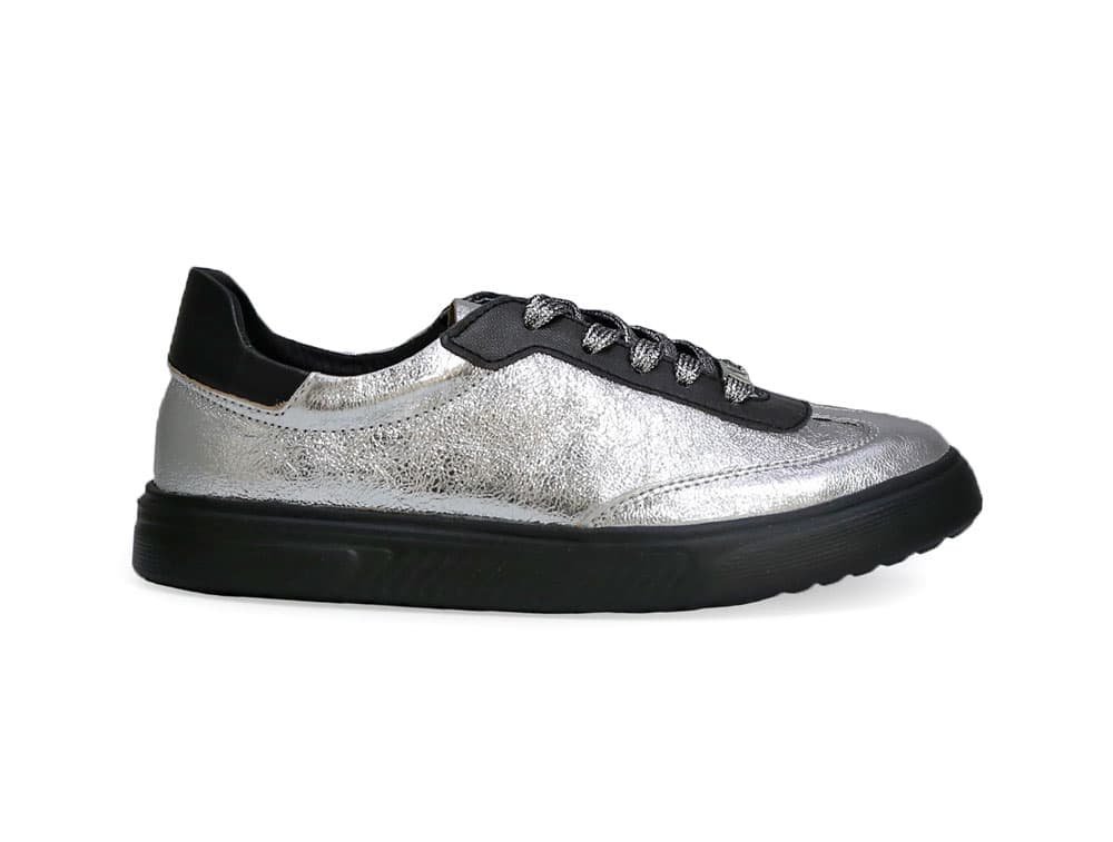 Tenis en cuero plata
