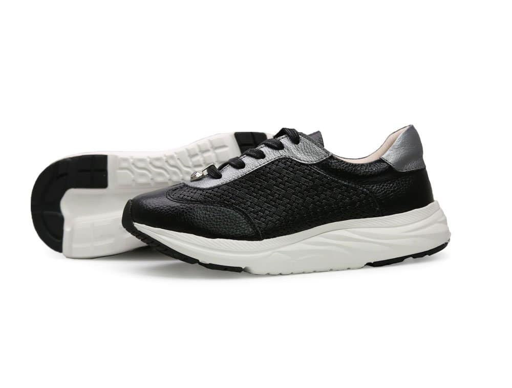 Tenis en cuero negro - Imagen 3