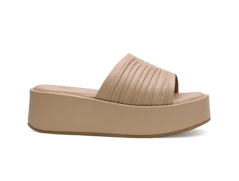 Sandalia en cuero taupe