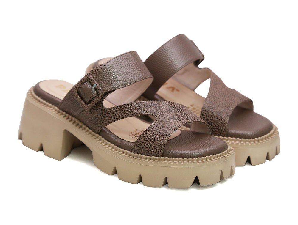 Alternative view of Sandalia en cuero brownie