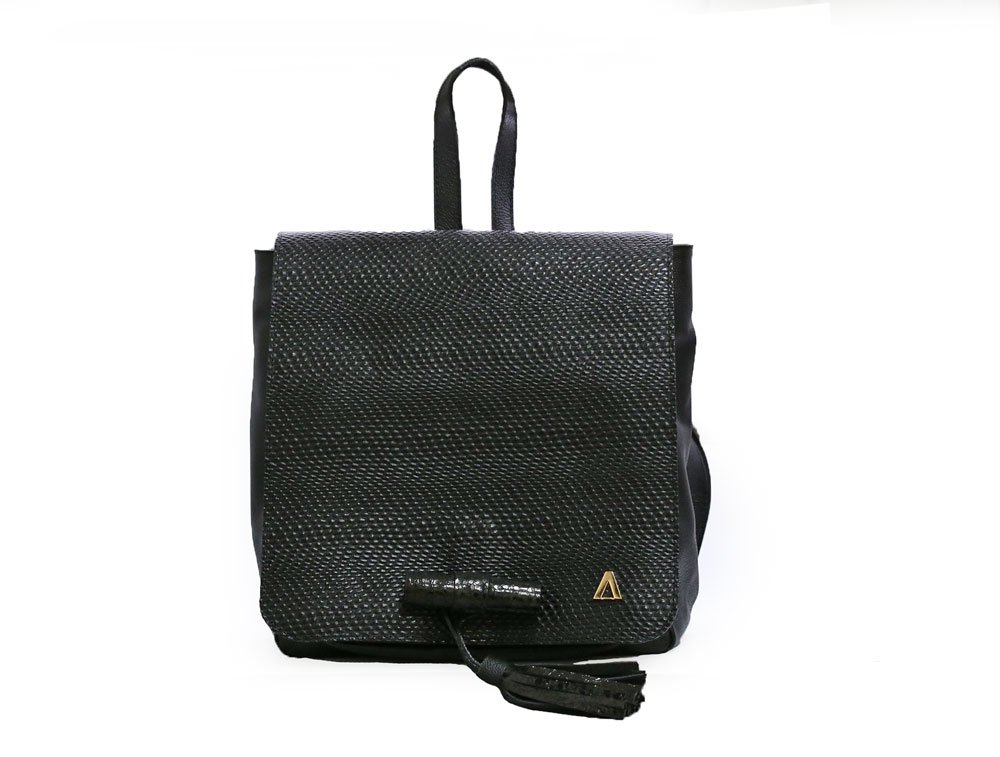 Bolso en cuero negro