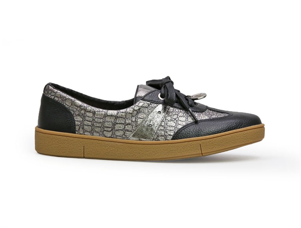 Tenis en cuero negro
