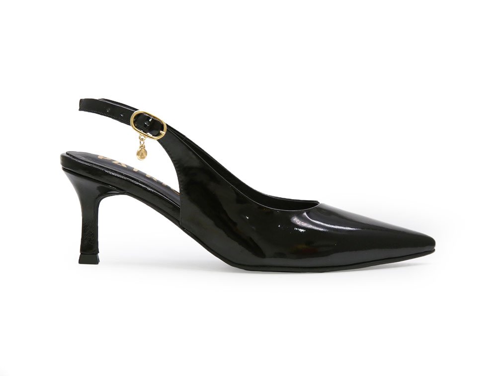 Zapatilla de tacon en cuero negro