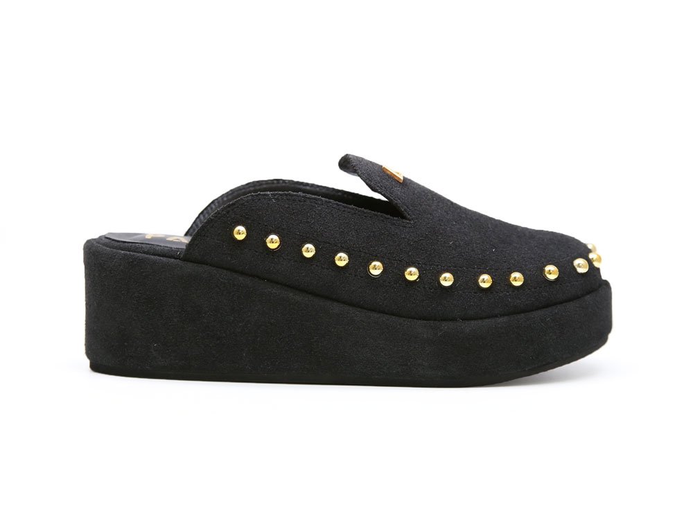 Sueco en cuero negro