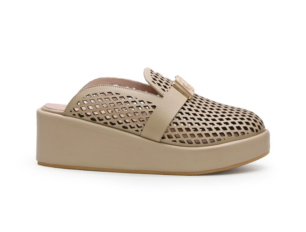 Zueco en cuero nude
