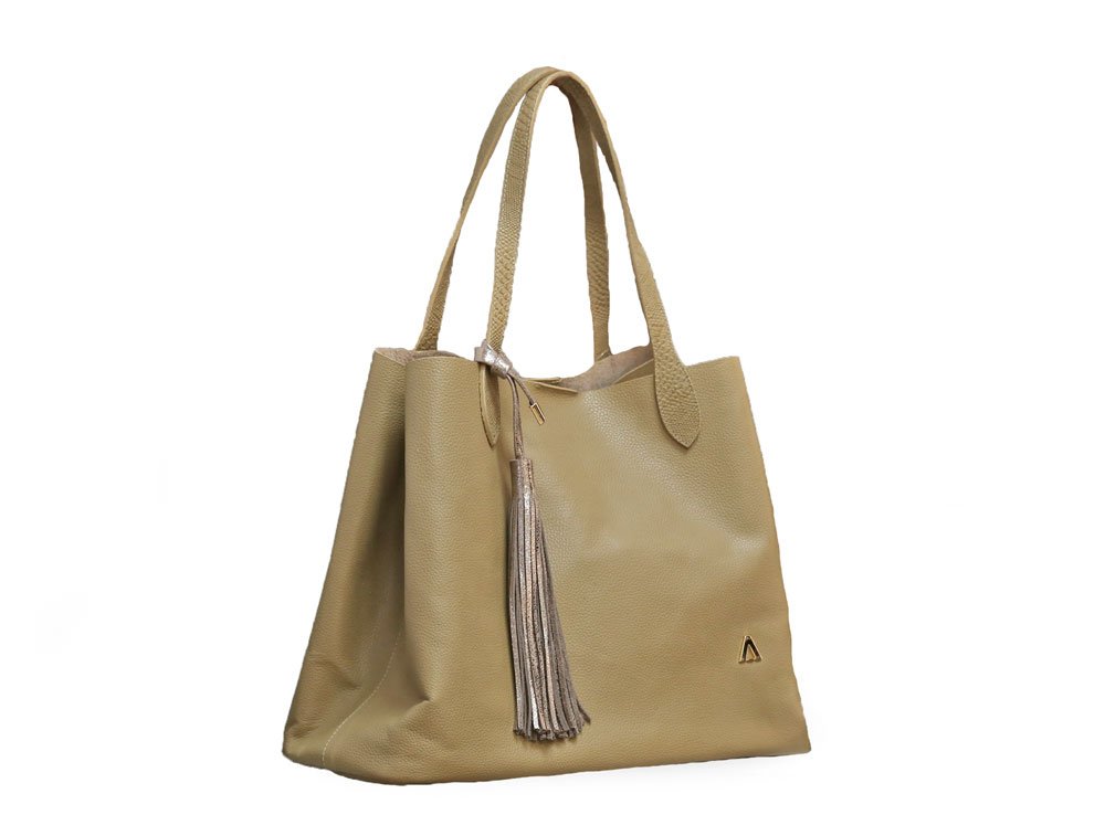 Alternative view of Bolso en cuero calido