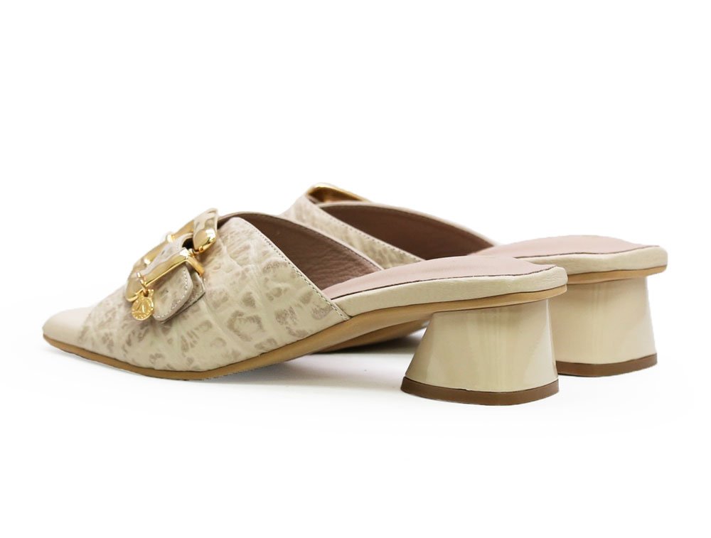 Sandalia en cuero latte - Imagen 3