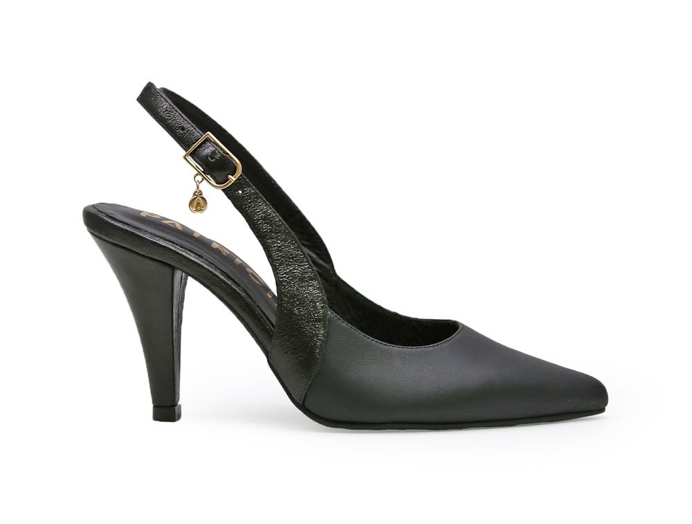 Zapatilla de tacon en cuero negro