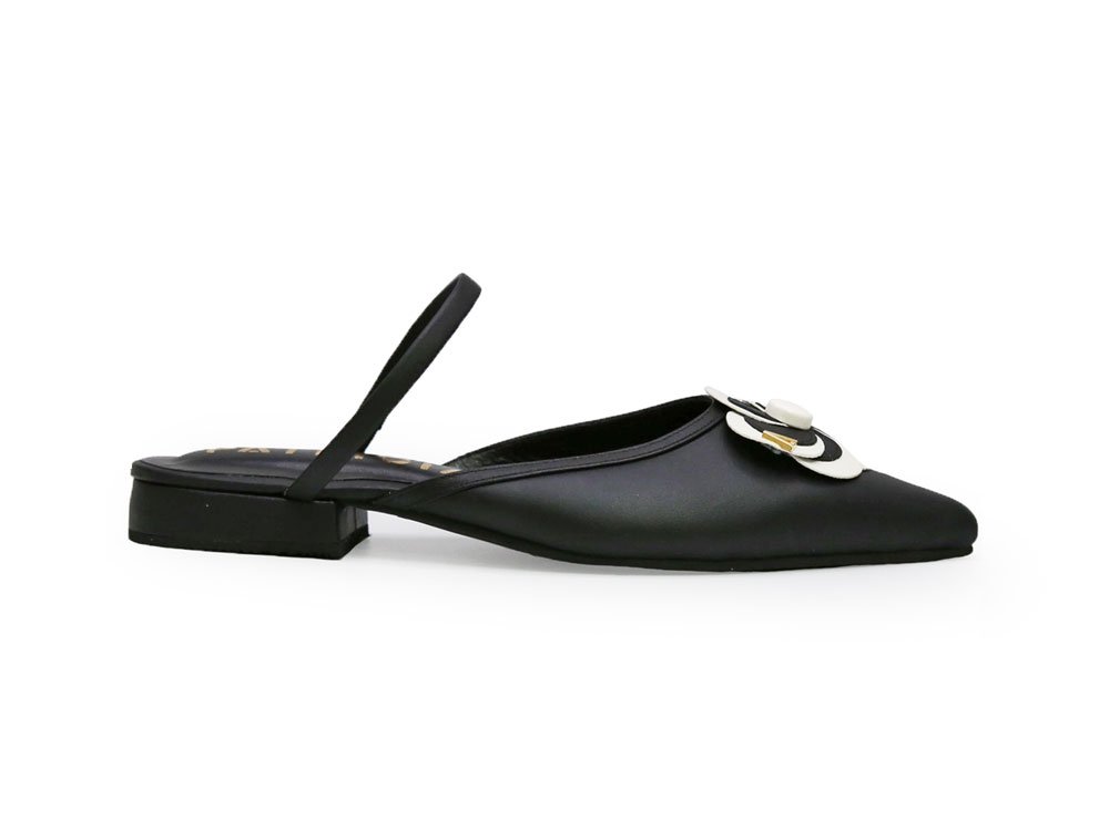 Zueco en cuero negro