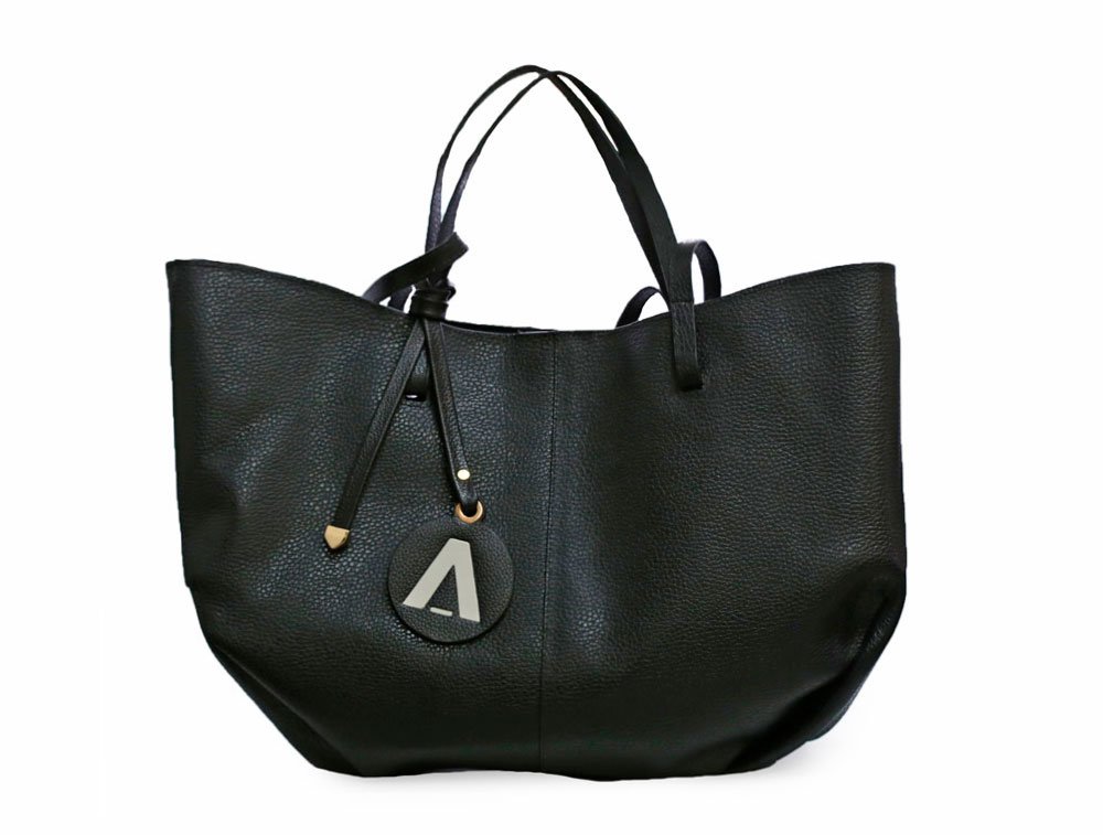 Bolso en cuero negro