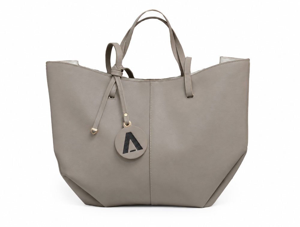 Bolso en cuero gris