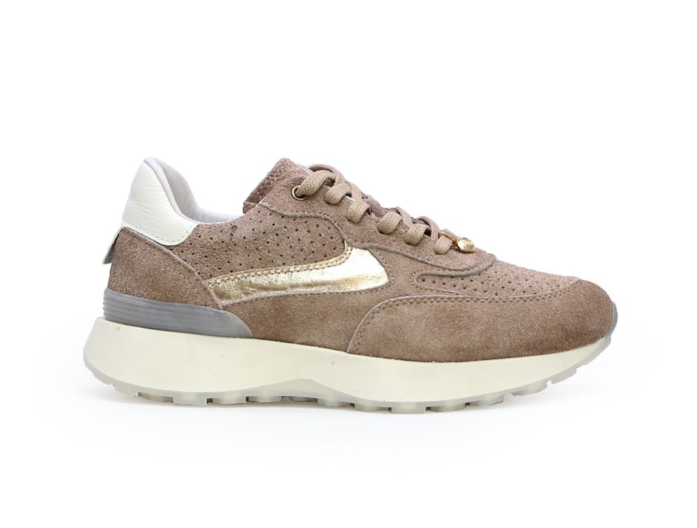 Tenis en cuero oro