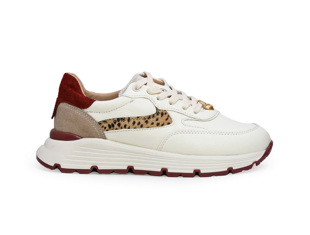 Tenis en cuero talco