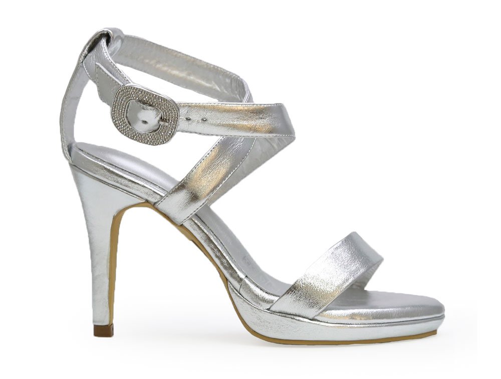 Sandalia en cuero plata