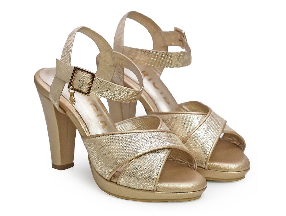 Alternative view of Sandalia en cuero oro