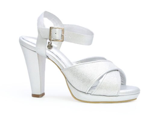 Sandalia en cuero plata