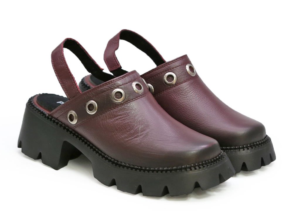 Alternative view of Zueco en cuero vinotinto