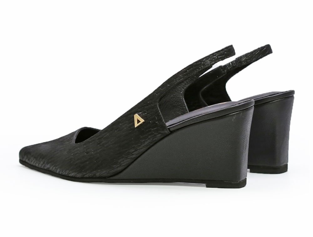 Zapatilla de tacon en cuero negro - Imagen 3