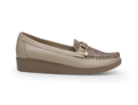 Mocasín en cuero beige